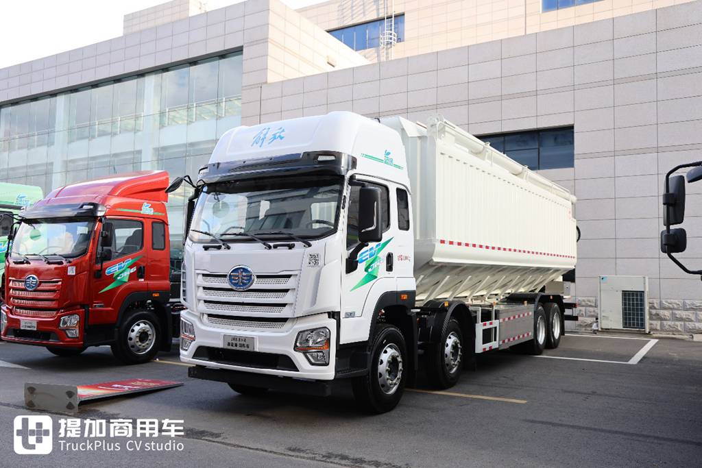 全新鹰阵产品发布，鹰途再添三兄弟，一汽解放青汽年中会现场展车实拍