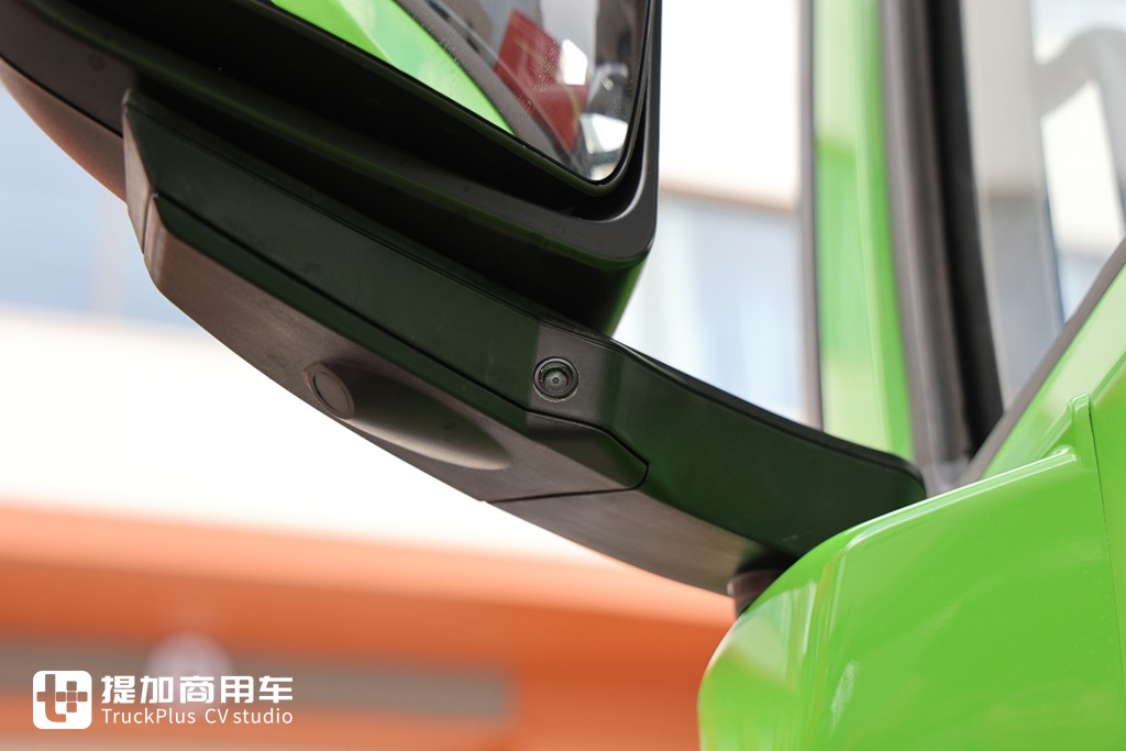 名为鹰驰，解放渣土车家族再添新成员，实拍带你看看配置如何