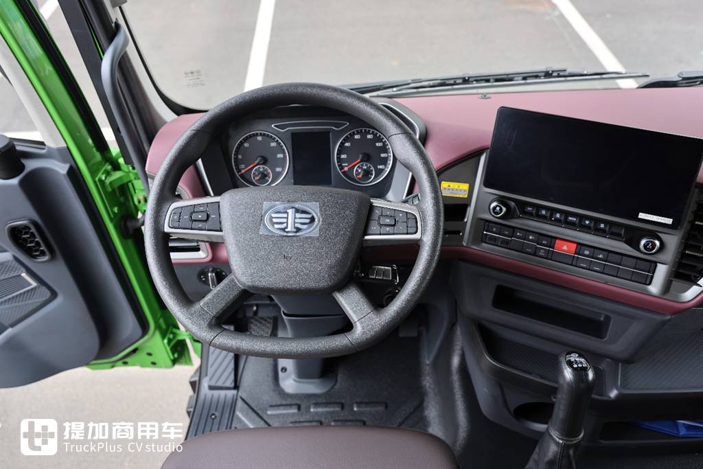 名为鹰驰，解放渣土车家族再添新成员，实拍带你看看配置如何