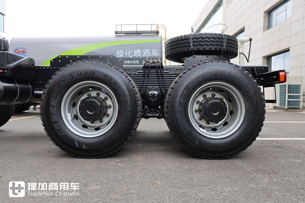 名为鹰驰，解放渣土车家族再添新成员，实拍带你看看配置如何