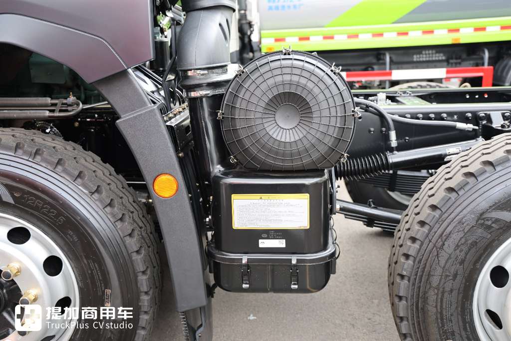 名为鹰驰，解放渣土车家族再添新成员，实拍带你看看配置如何