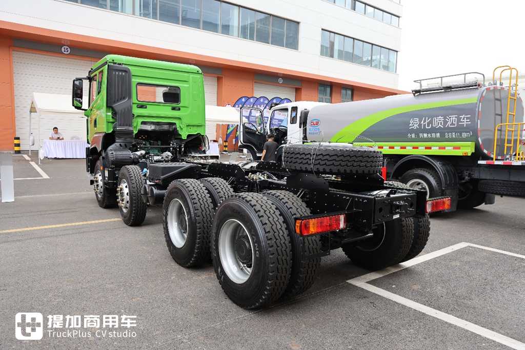 名为鹰驰，解放渣土车家族再添新成员，实拍带你看看配置如何