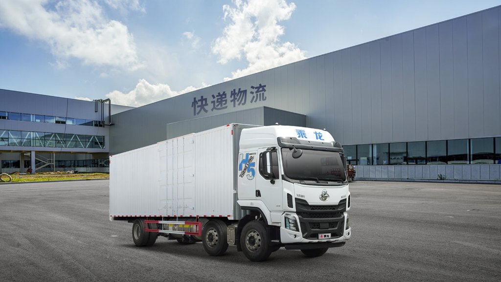 乘龙H5 6x2 LNG 载货车：每公里较油车省9毛，一年多赚10万