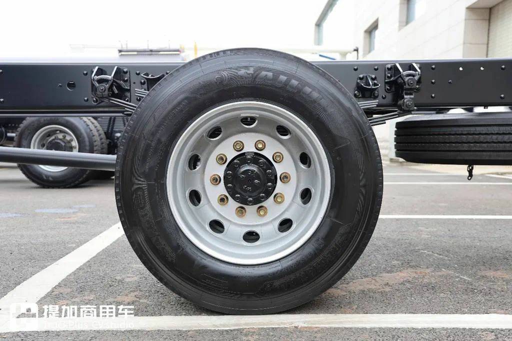 解放JK6迎来平地板车型，除了驾乘体验提升，还有哪些改进？