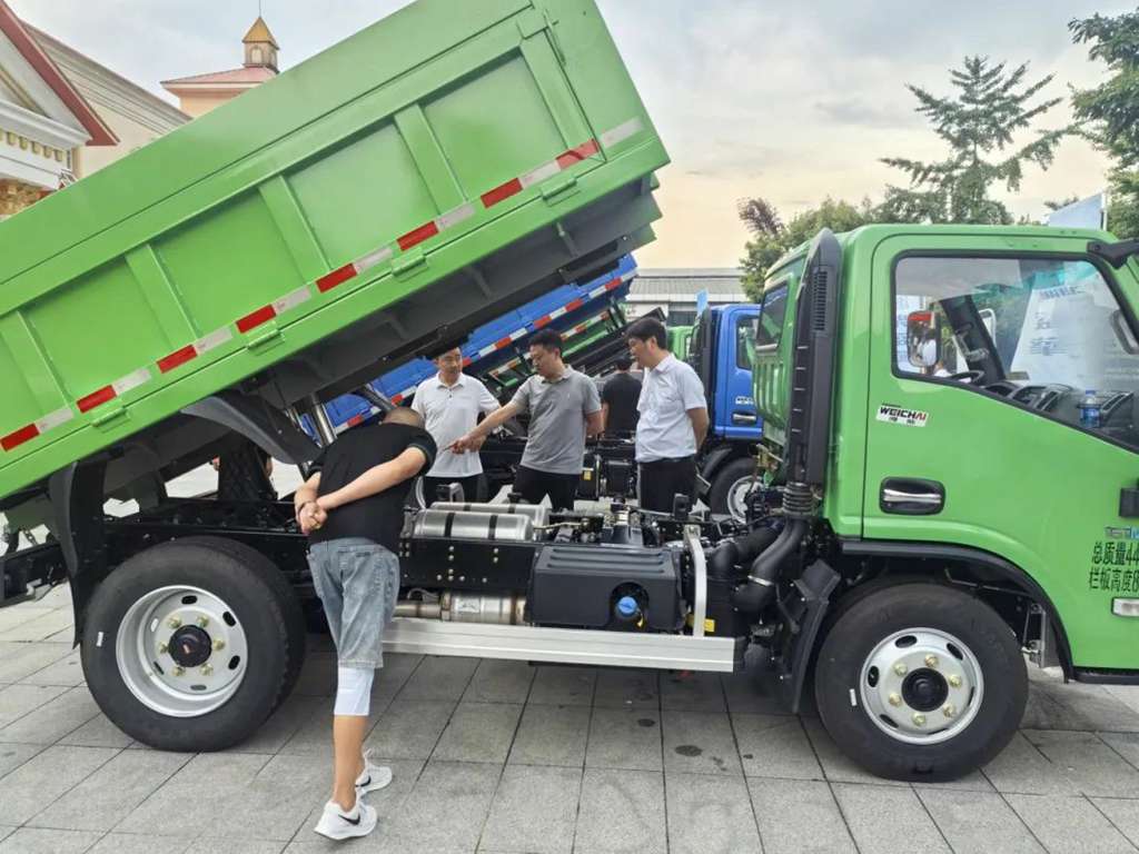 潍柴蓝擎自卸车强势登场，以标杆品质驱动工程运输迈入新维度！