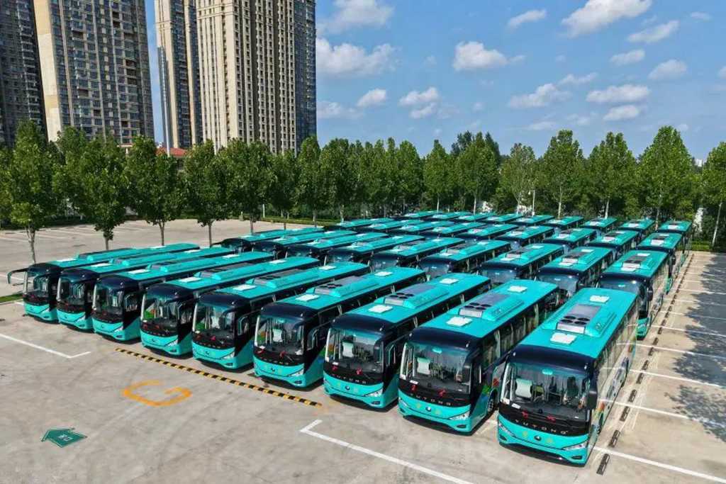 旅游客运的黄金拍档！ 宇通携手玉柴在贵州黔南批量交付​