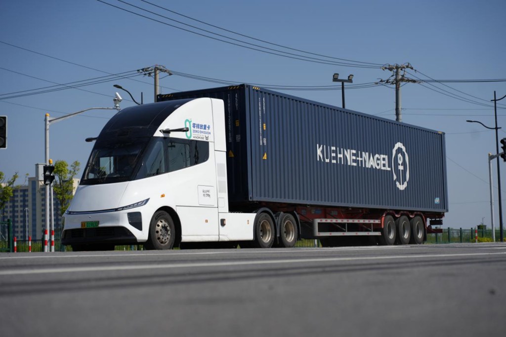 沪津干线1,000+km仅补能一次！苇渡Windrose纯电重卡助力德迅Kuehne+Nagel实现零排放运输