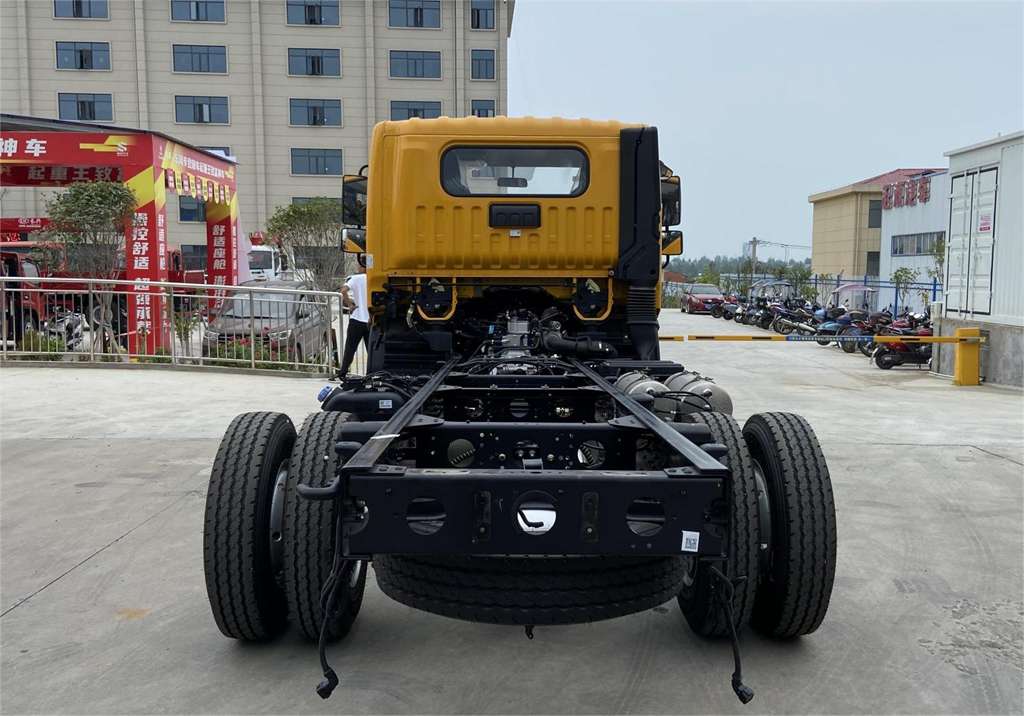 东风专致蓝牌高空作业车：户外高空作业的可靠实干家