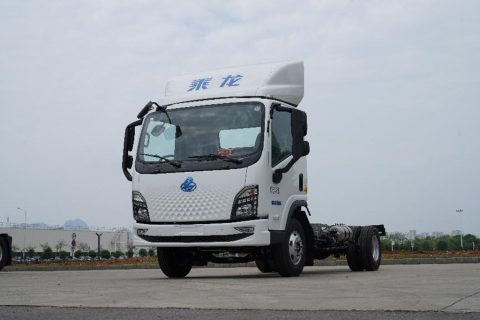 续航450公里还支持快充 城配首选乘龙翼威2纯电轻卡