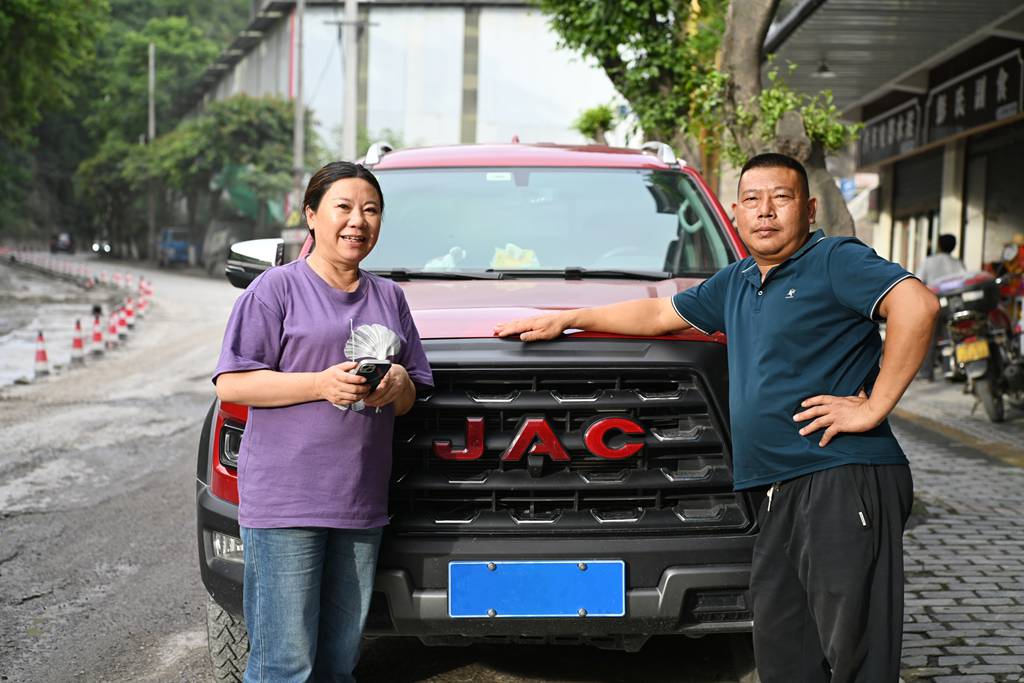 探见中国力｜“夔门硬汉”的双面人生，见证江淮皮卡里的中国力量