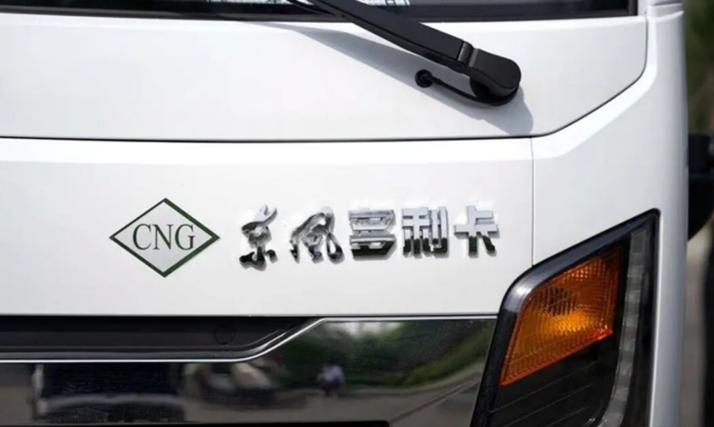 多拉快跑还舒适！东风多利卡任吾行：为卡友打造的“移动赚钱舱”