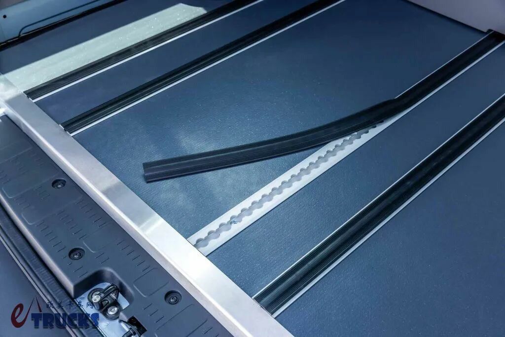 又能拉货又能载客，能开小车就能开它？曼恩TGE Combi Van客货混装车型实拍