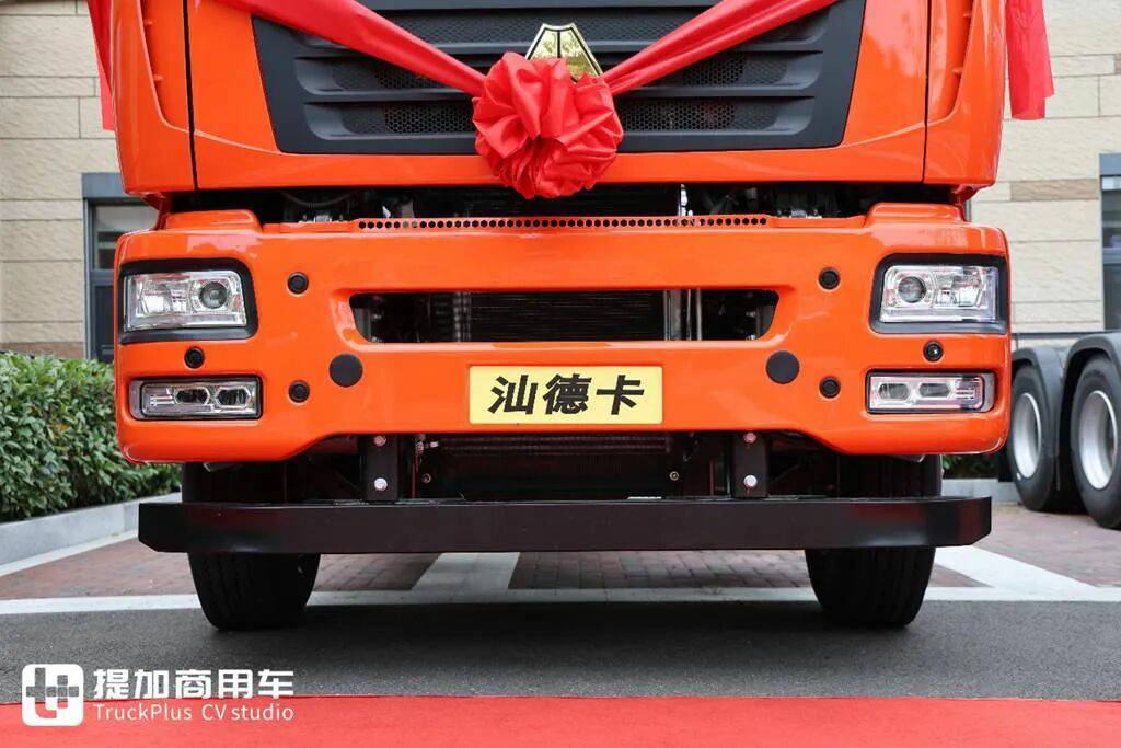 这款汕德卡牵引车起售价不到20万？还是曼机动力链，重汽最新推出的汕德卡G7M港牵实拍