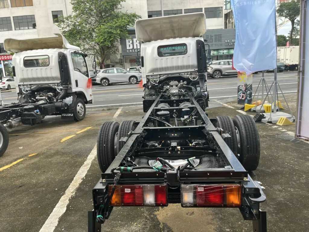 庆铃五十铃全新KV800，也太“会”了~