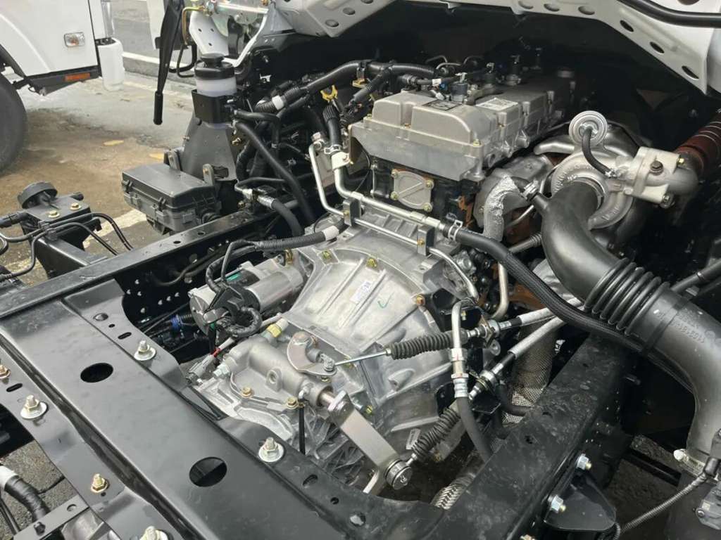 坐进庆铃五十铃全新KV800！“躺盈”的快乐你想象不到