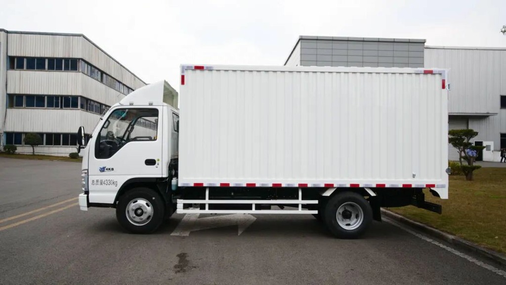 从“神车”到“新标杆”！庆铃五十铃新100P续写“常青树”传奇
