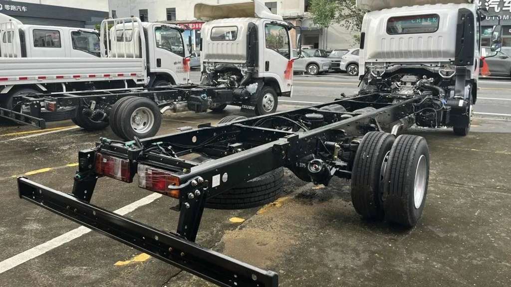 坐进庆铃五十铃全新KV800！“躺盈”的快乐你想象不到