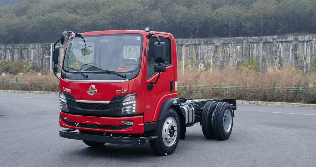 乘龙L2自卸车：以三重硬核实力，重塑城乡基建运输标杆