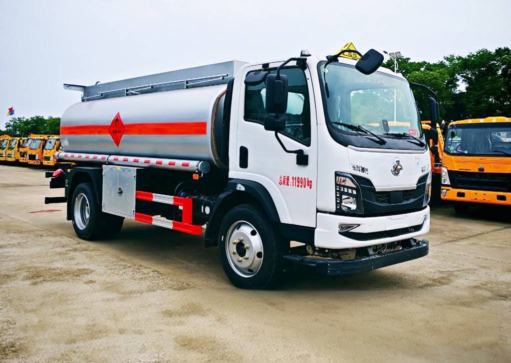 大马力强承载 欧标油罐，乘龙L2 10.2方加油车助您危运稳稳赚