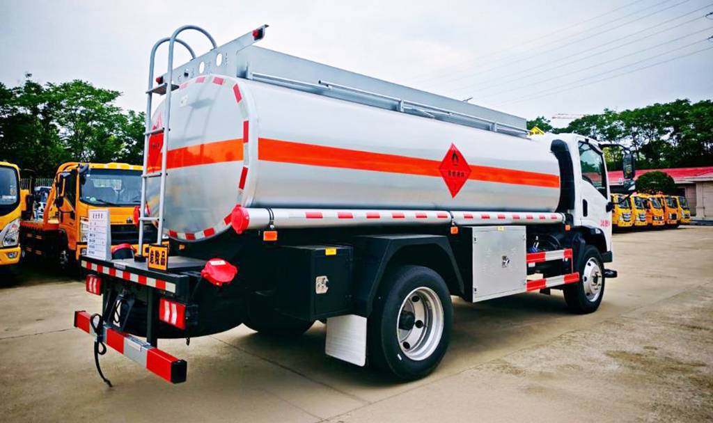 大马力强承载 欧标油罐，乘龙L2 10.2方加油车助您危运稳稳赚