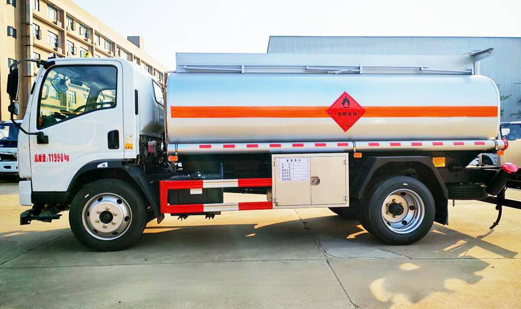 大马力强承载 欧标油罐，乘龙L2 10.2方加油车助您危运稳稳赚
