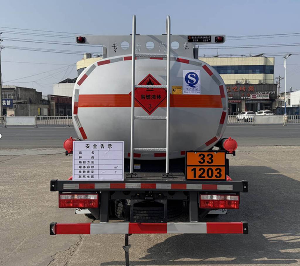 东风专致危化品运输车，让每一程都安心高效
