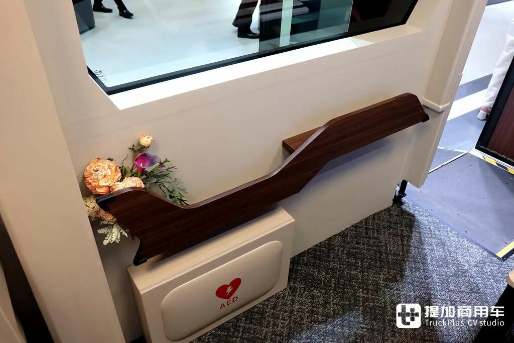 T35纯电动小卡全球首发，J6定制版生活巴士抢眼，比亚迪商用车闪耀2025日本移动出行展