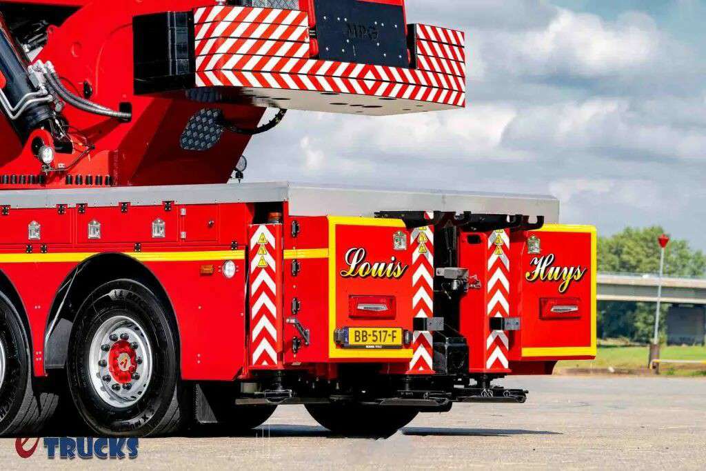 七轴14×4底盘！搭载660匹V8发动机，这台斯堪尼亚R 660 XT起重机不一般！