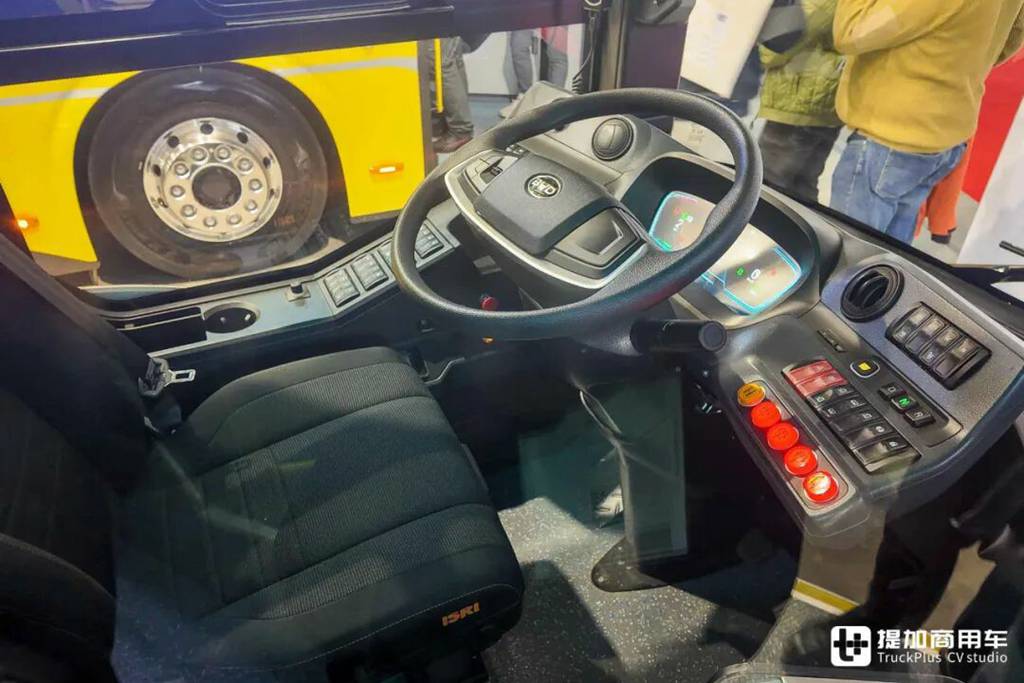 续航630公里，载客量146人！比亚迪B18.b铰接城市客车还有哪些“黑科技”？