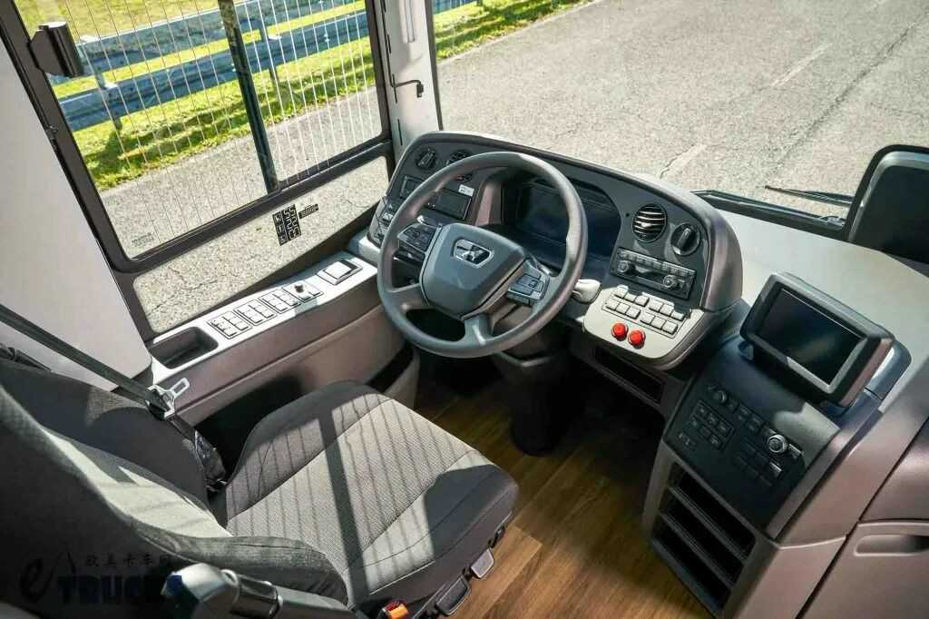 2025Busworld客车展｜EfficientHybrid高效混动加持，曼恩Lion’s Intercity城际客车上新