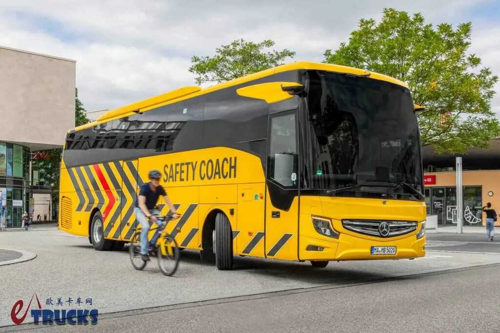 它是最安全的豪华巴士？十余项主动安全功能加身，奔驰Tourismo Safety Coach来袭