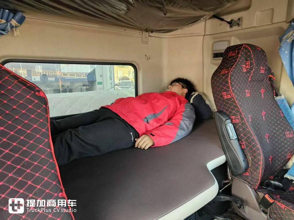 一趟连霍高速，深度体验乘龙HK燃气车，带你看它如何用实力征服西北路况