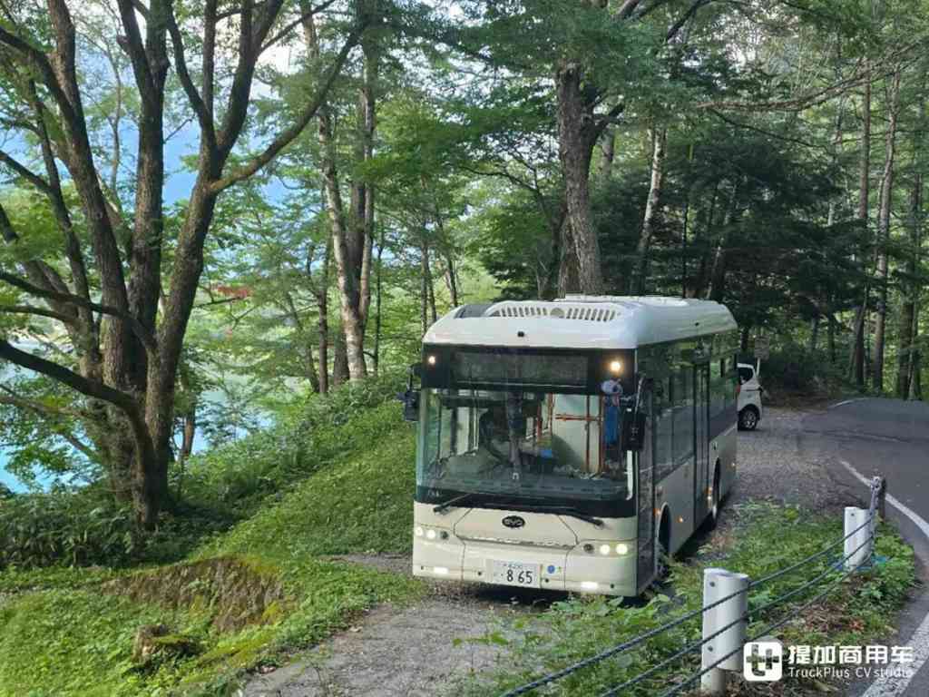 T35纯电动小卡全球首发，J6定制版生活巴士抢眼，比亚迪商用车闪耀2025日本移动出行展