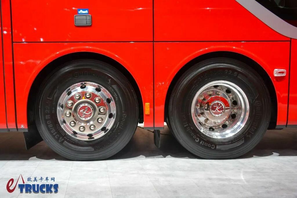 双层豪华大巴巅峰水准！厨房卫生间全都有？赛特拉S 531 DT双层巴士实拍