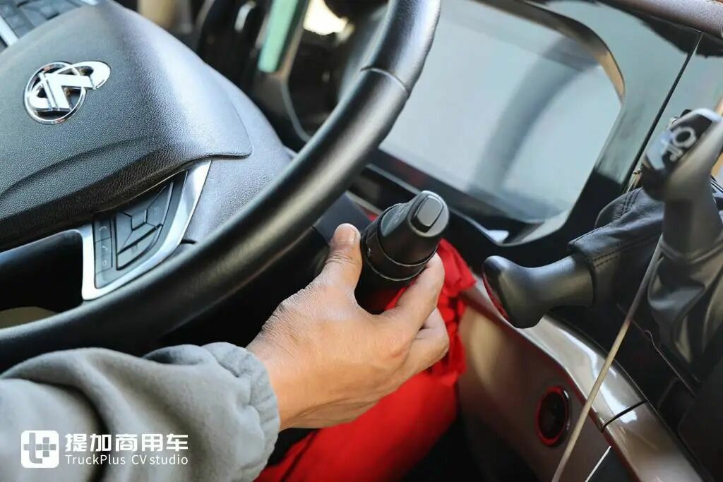 一趟连霍高速，深度体验乘龙HK燃气车，带你看它如何用实力征服西北路况