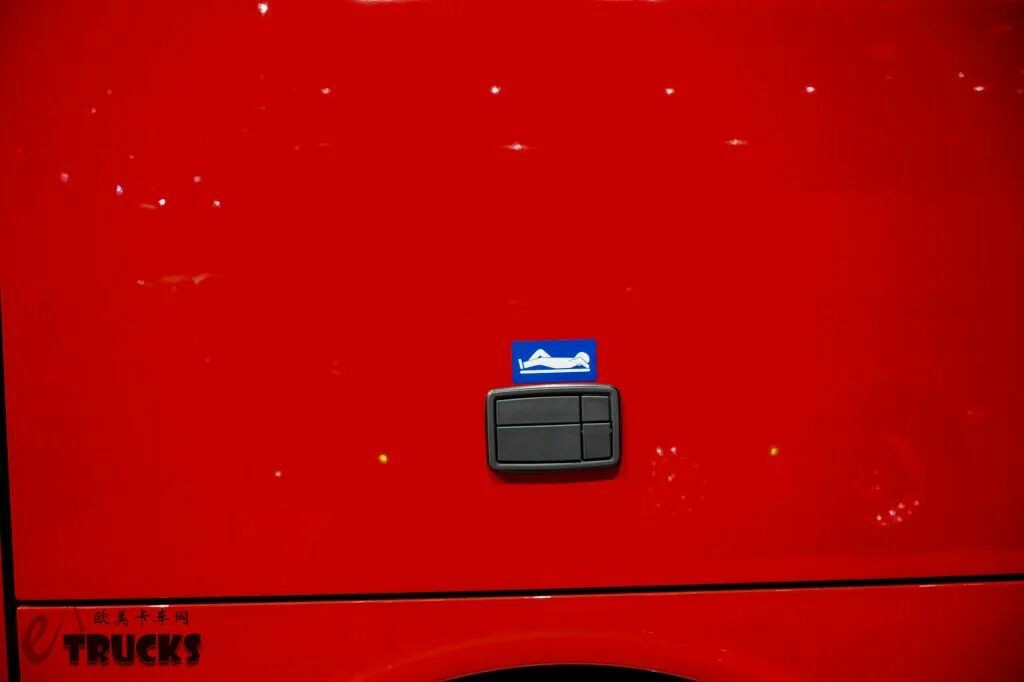 双层豪华大巴巅峰水准！厨房卫生间全都有？赛特拉S 531 DT双层巴士实拍