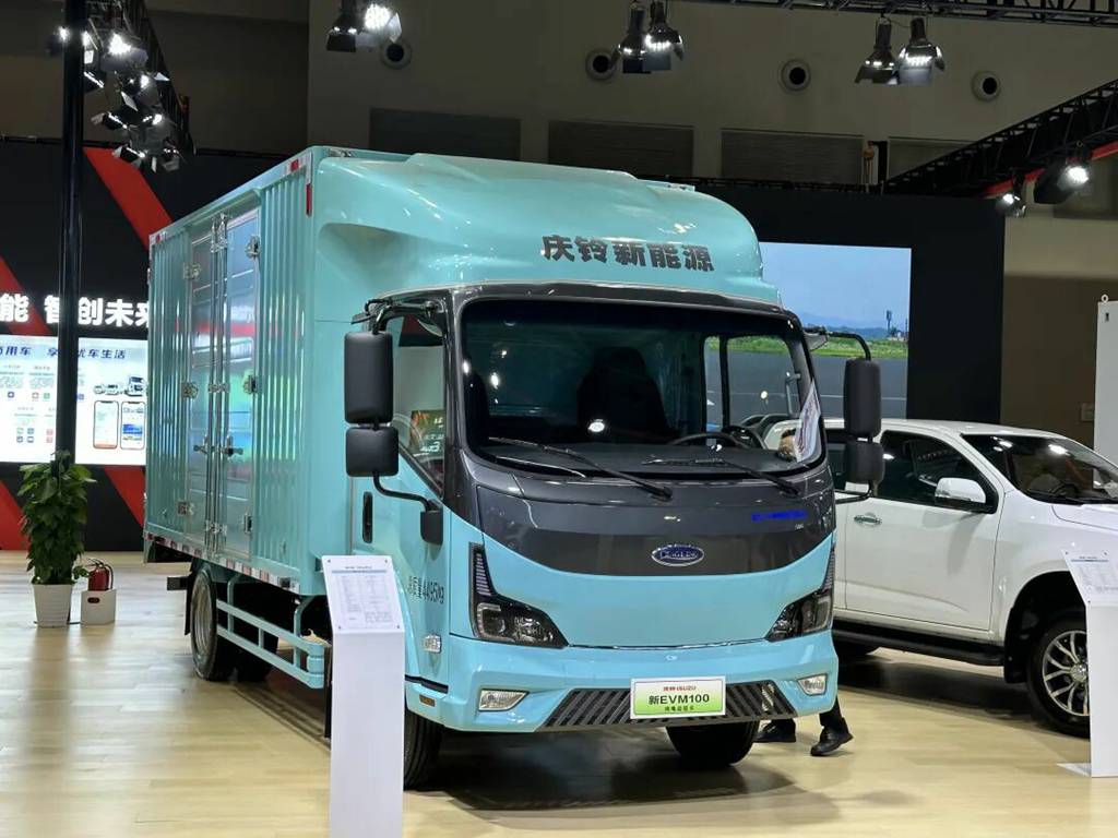 庆铃五十铃新EVM100拍了拍你：致富装备该“上新”了