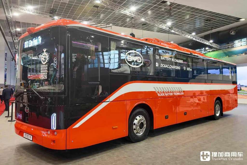 首发亮相2025Busworld展会，锚定欧洲城际通勤市场，比亚迪B12.b HF纯电动客车实力几何?