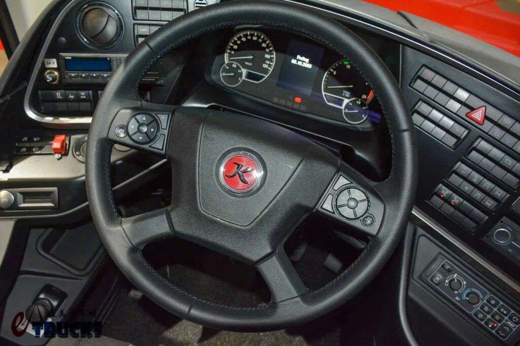 双层豪华大巴巅峰水准！厨房卫生间全都有？赛特拉S 531 DT双层巴士实拍