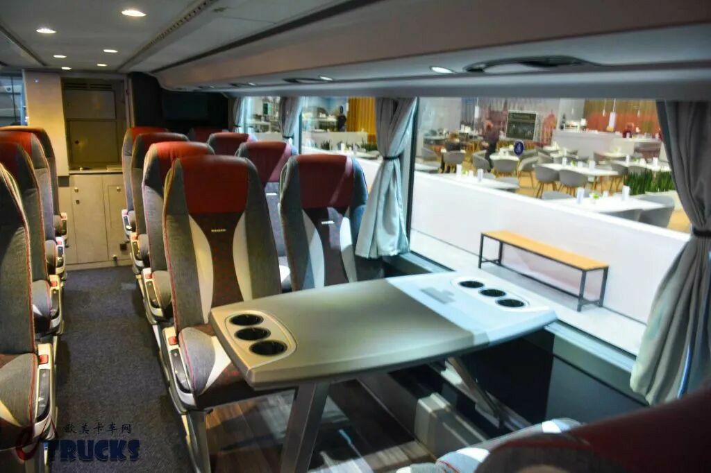 双层豪华大巴巅峰水准！厨房卫生间全都有？赛特拉S 531 DT双层巴士实拍