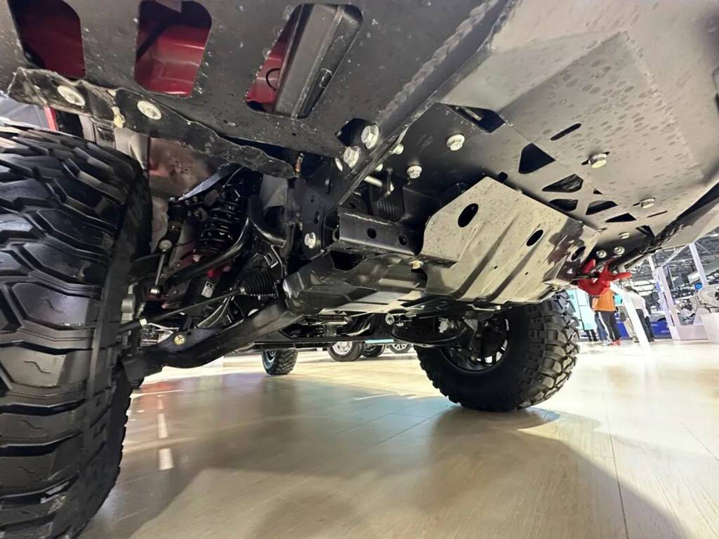 看庆铃T30探险家皮卡，让你眼前一直亮亮亮！