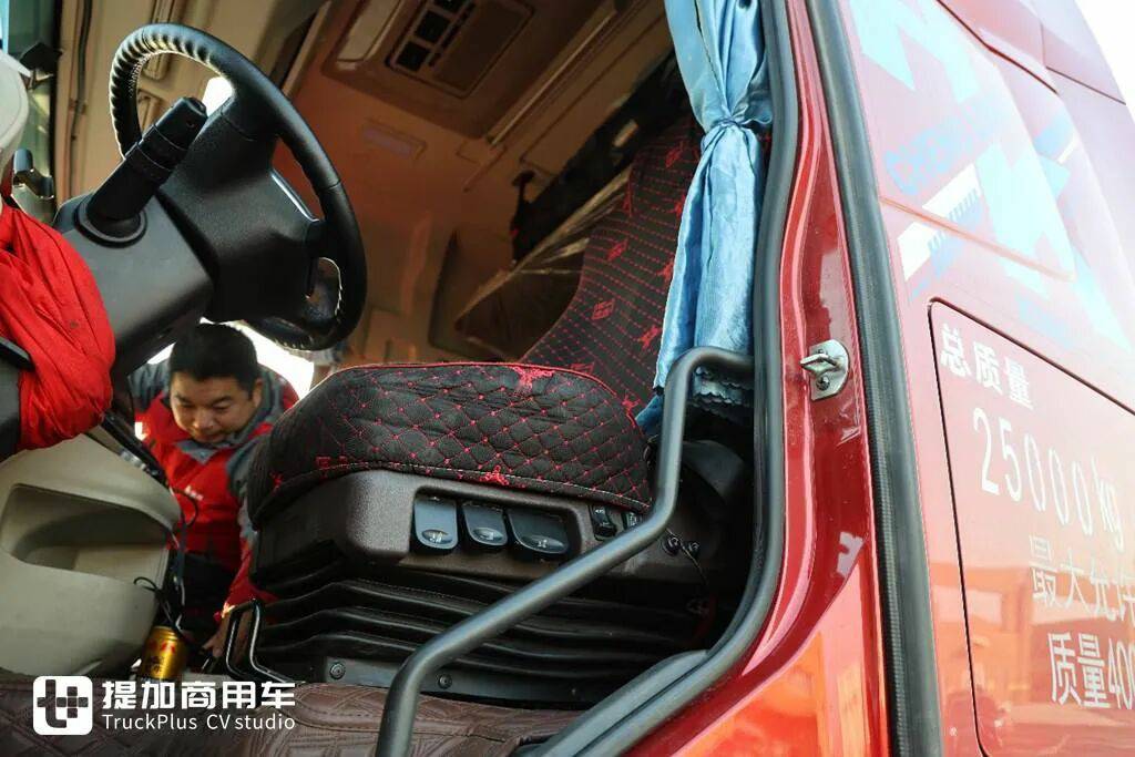 一趟连霍高速，深度体验乘龙HK燃气车，带你看它如何用实力征服西北路况