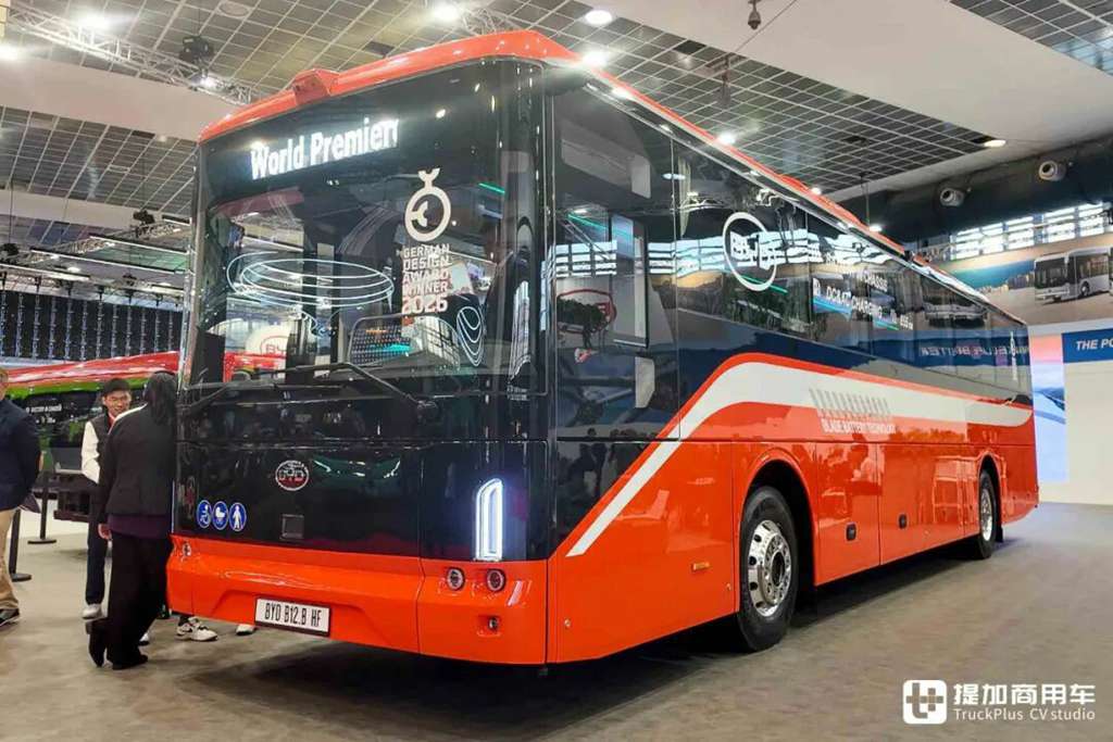 首发亮相2025Busworld展会，锚定欧洲城际通勤市场，比亚迪B12.b HF纯电动客车实力几何?