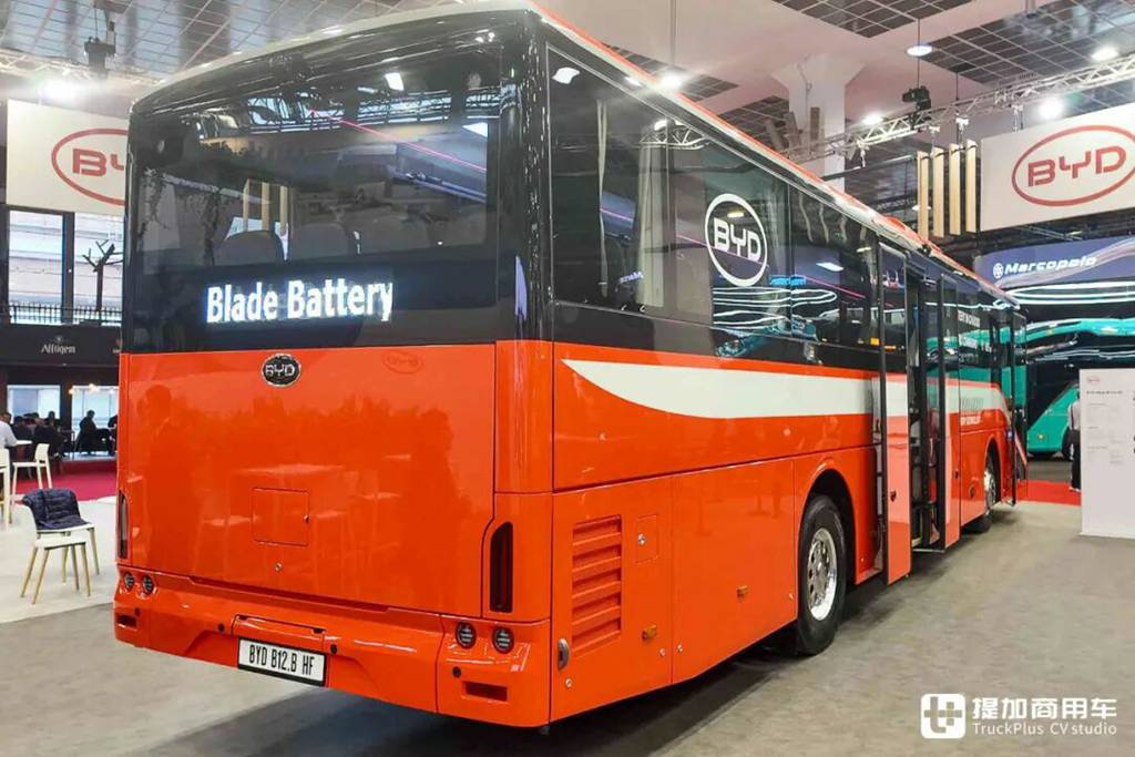 首发亮相2025Busworld展会，锚定欧洲城际通勤市场，比亚迪B12.b HF纯电动客车实力几何?