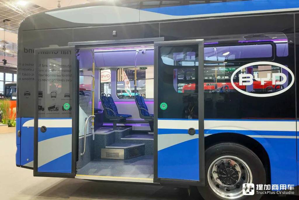 续航630公里，载客量146人！比亚迪B18.b铰接城市客车还有哪些“黑科技”？