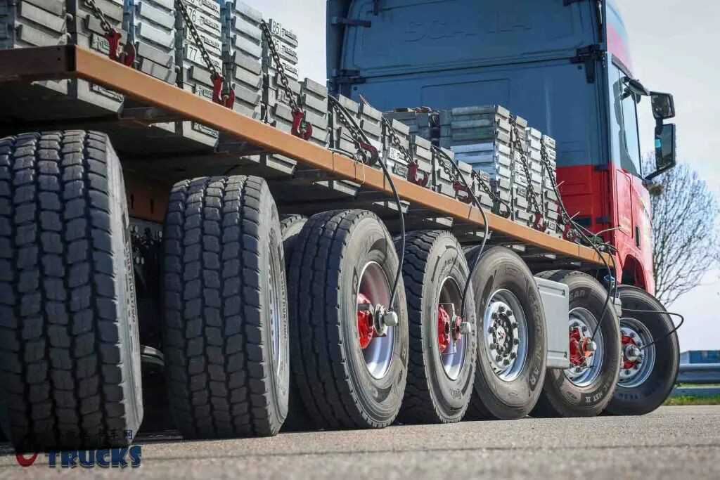 七轴14×4底盘！搭载660匹V8发动机，这台斯堪尼亚R 660 XT起重机不一般！