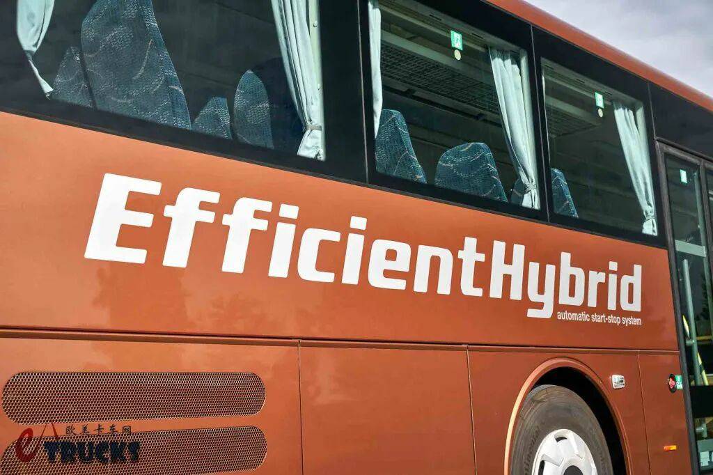 2025Busworld客车展｜EfficientHybrid高效混动加持，曼恩Lion’s Intercity城际客车上新