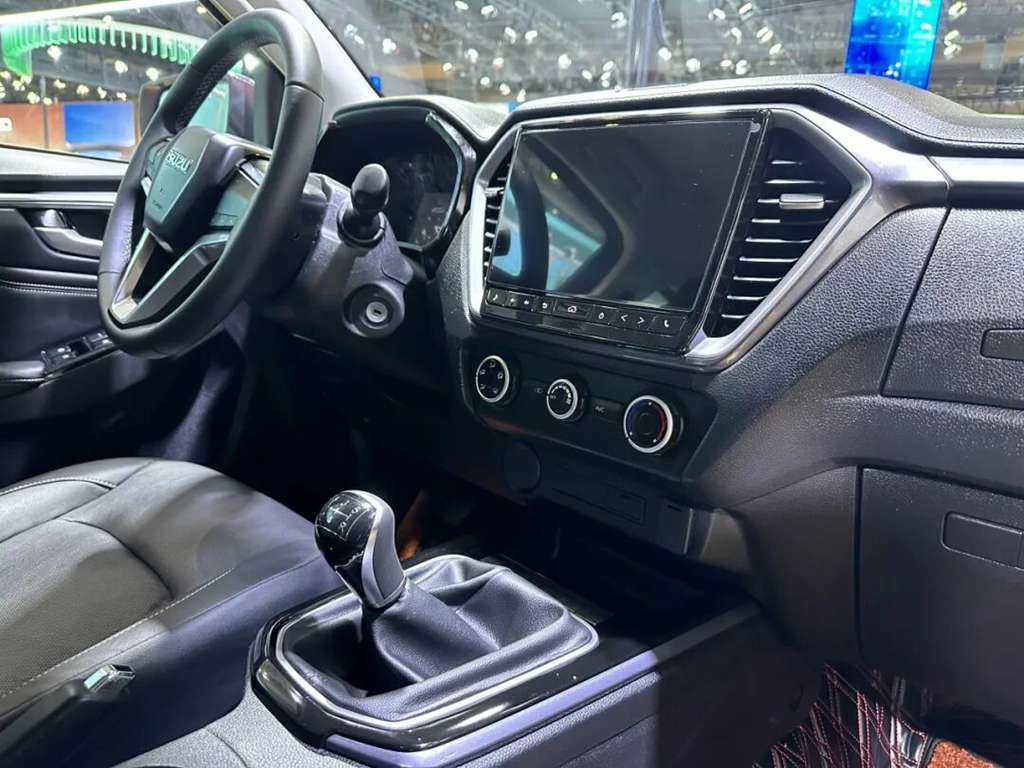 看庆铃T30探险家皮卡，让你眼前一直亮亮亮！