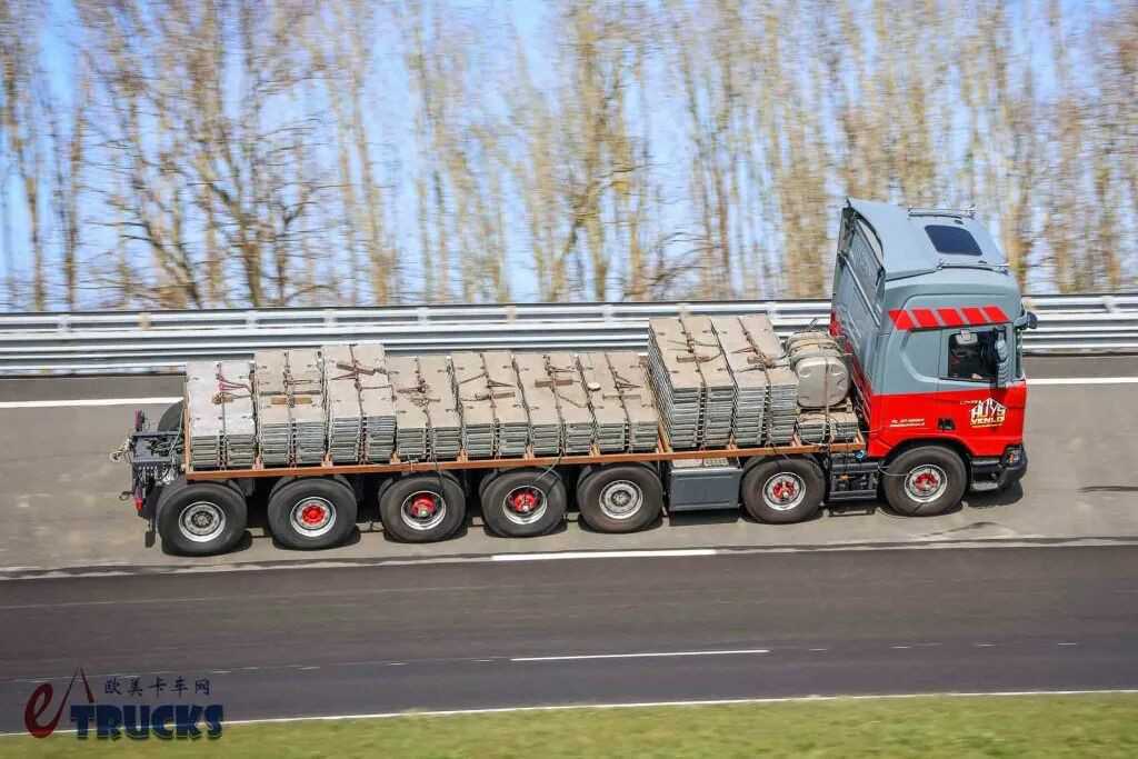 七轴14×4底盘！搭载660匹V8发动机，这台斯堪尼亚R 660 XT起重机不一般！