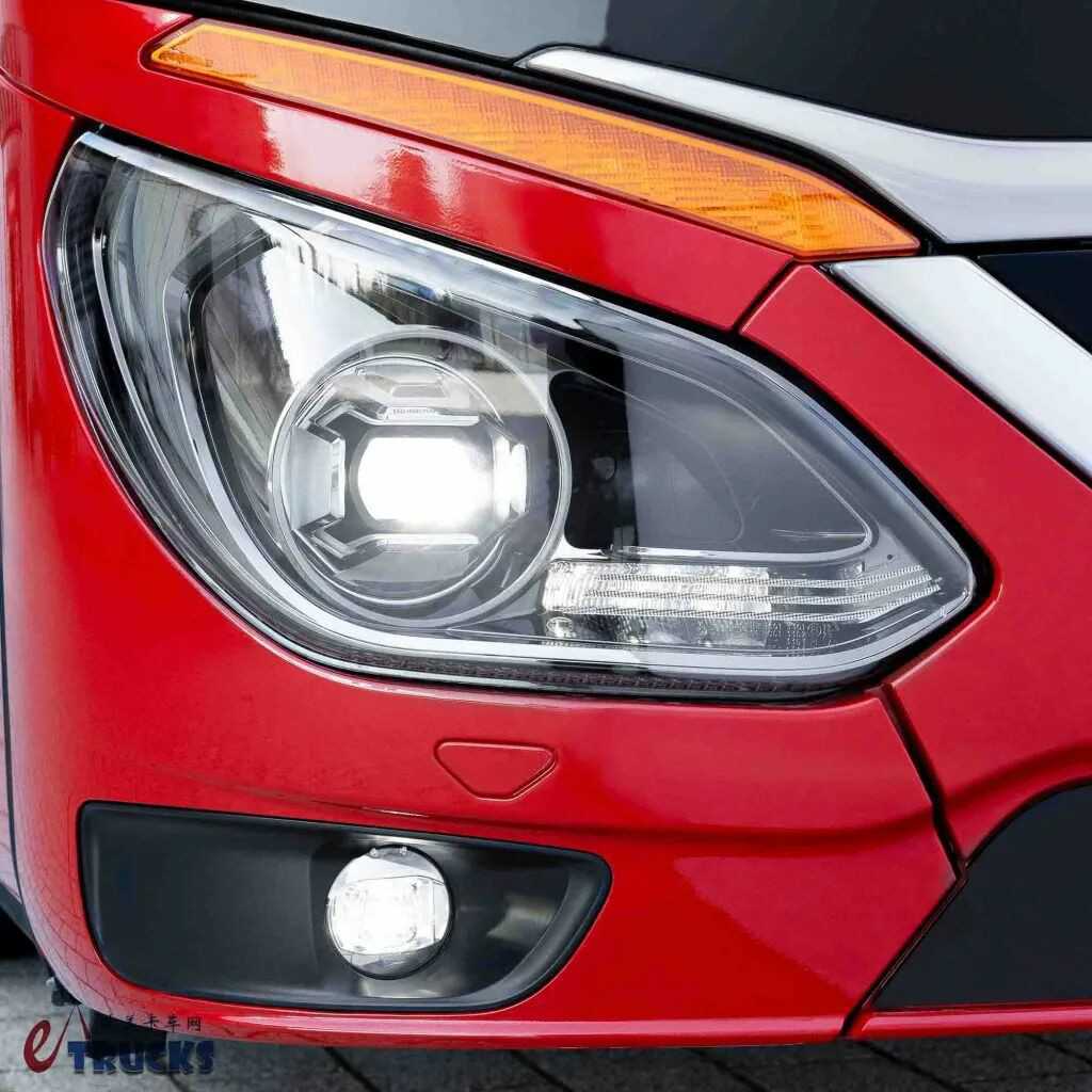 双层豪华大巴巅峰水准！厨房卫生间全都有？赛特拉S 531 DT双层巴士实拍